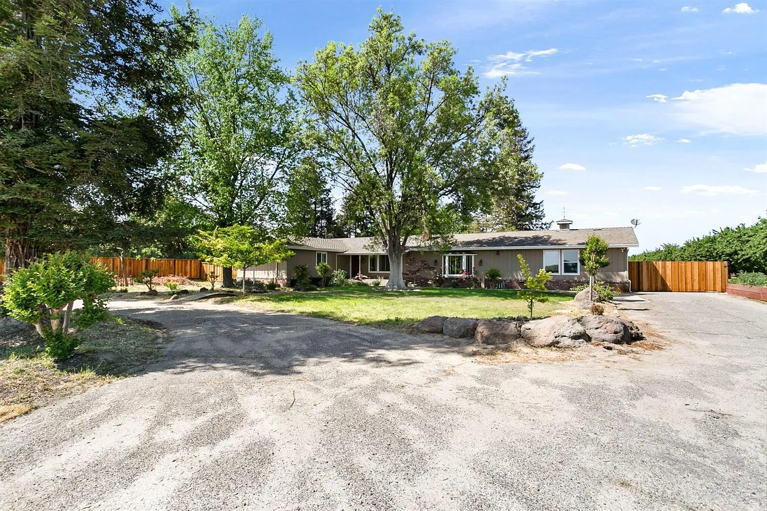 3607 Silva Rd photo 1
