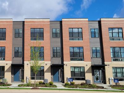 358 Summit Cir, Lombard, IL, 60148