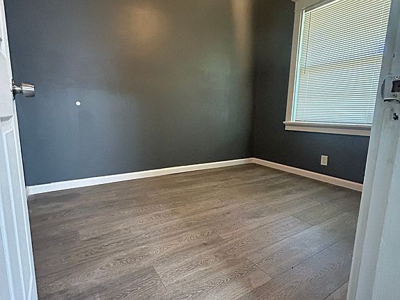 3rd image of 4957 Lilburn Ave