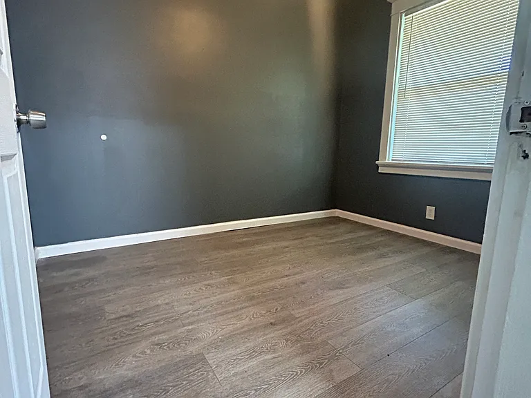 4957 Lilburn Ave — Photo 9
