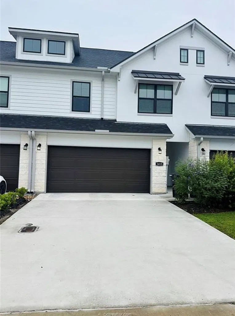 4 bed, 4.5 bath, 1844 sqft, $2,300 — Photo 1