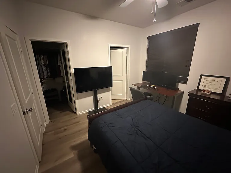 315 Royal Gln — Photo 9
