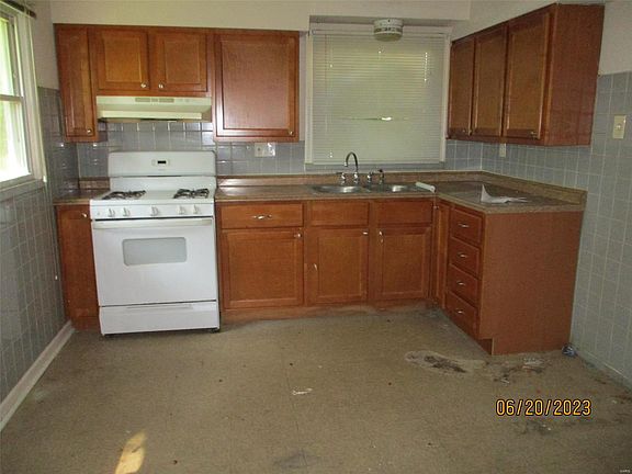 4th image of 2048 McMenamy Dr