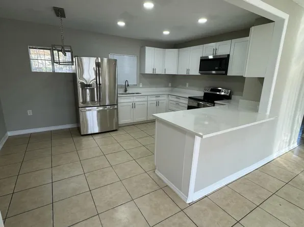 3120 E Columbus Dr, Tampa, FL 33605