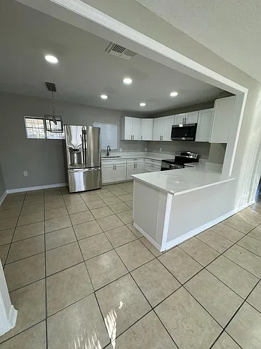 3120 E Columbus Dr Photo 1