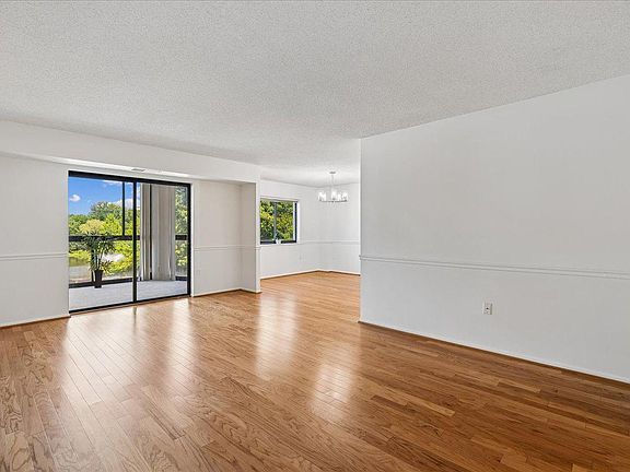 5th image of 15115 Interlachen Dr Unit 3-311