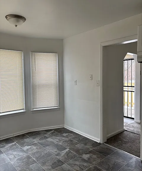 18134 Vaughan St — Photo 3