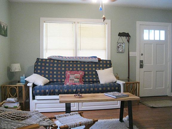 2nd image of 164 Harbor Cir