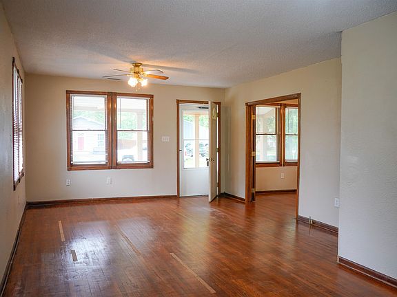 5th image of 302 N King St