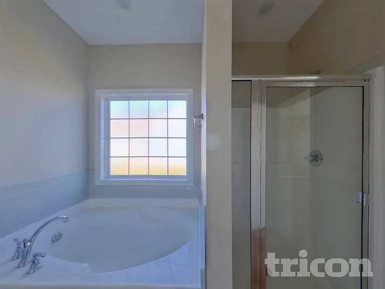 1016 Cyril Dr — Photo 9