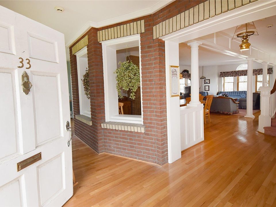 1st image of 33 Flower Avenue