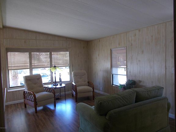 2nd image of 550 Dolphin Cir
