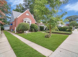 517 W Valley Stream Blvd, Valley Stream, NY 11580