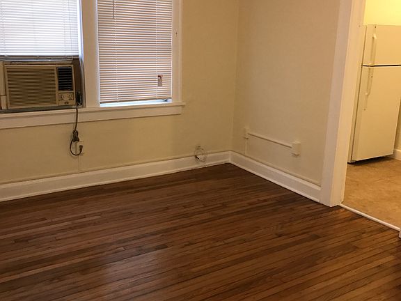 5th image of 118 Menores Ave