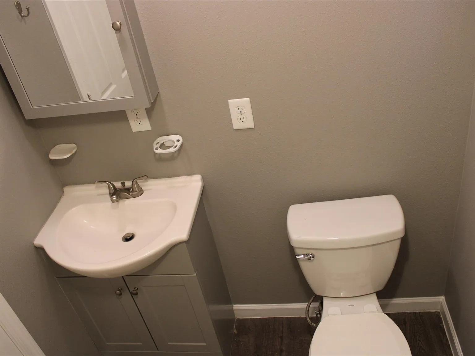 1 bed, 1.0 bath, $875 — Photo 4