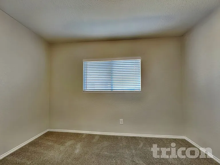 16247 Kentucky Rdg — Photo 11