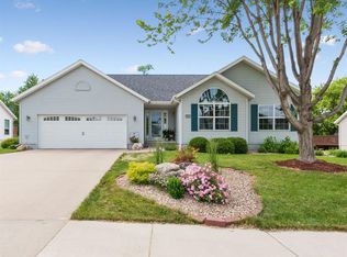 602 Rockvalley Ln NW, Cedar Rapids, IA 52405
