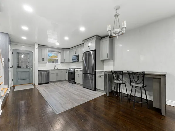 2924 Gerritsen Avenue image 7 of 25