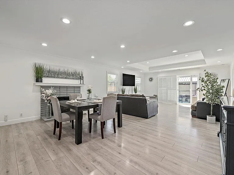 5821 Blossom Ave — Photo 2
