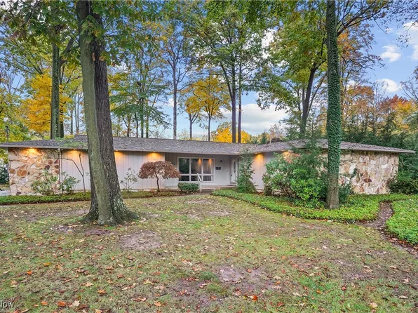 7354 Yellow Creek Dr, Poland, OH 44514