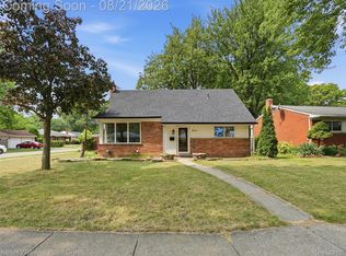 711 Jamaica Dr, Troy, MI 48083