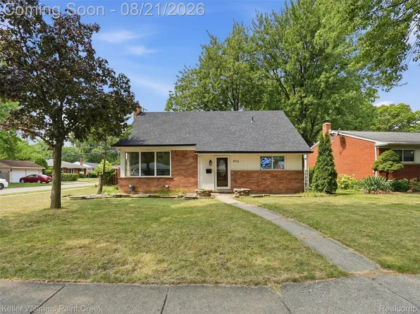 711 Jamaica Dr, Troy, MI 48083