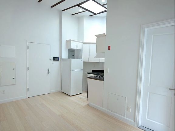 3rd image of 78 Herkimer St APT 404