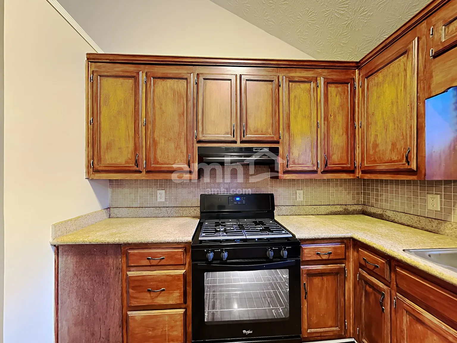 5 bed, 2.5 bath, 1835 sqft, $2,140 — Photo 3