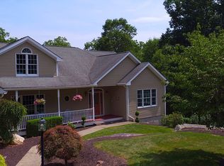 1 Mountain Laurel Ln, Danbury, CT 06811