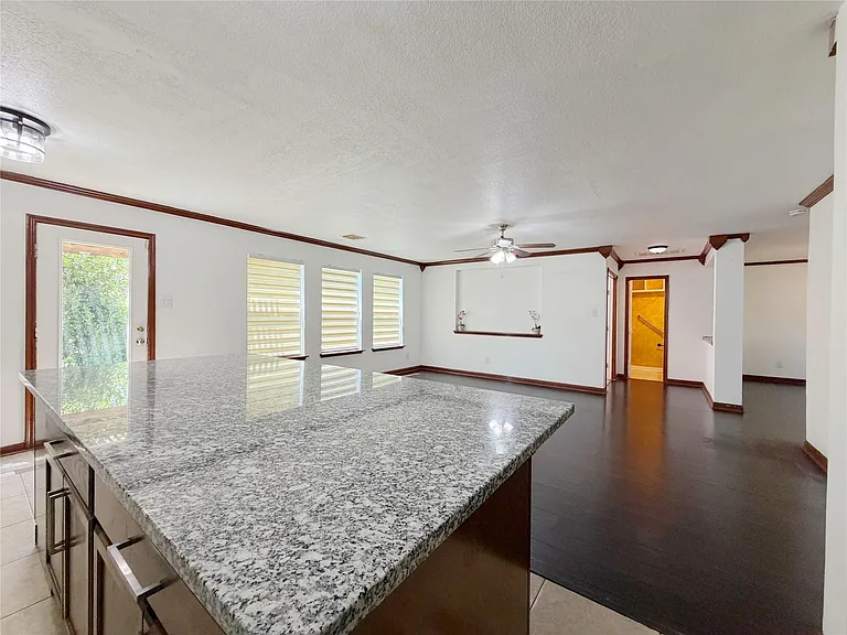 4707 Meadowthorn Ct — Photo 4