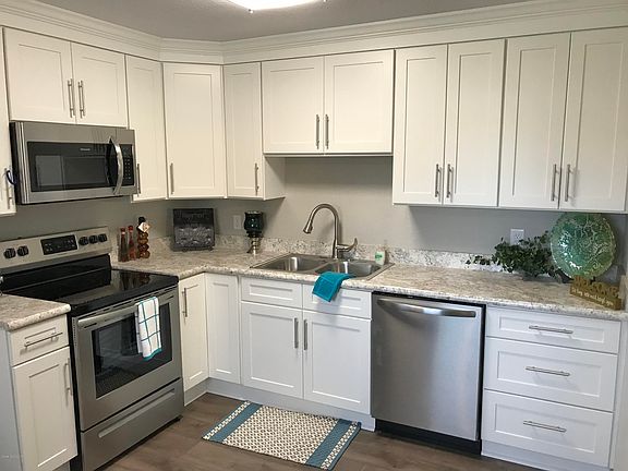 2nd image of 2513 Marlowe Pl