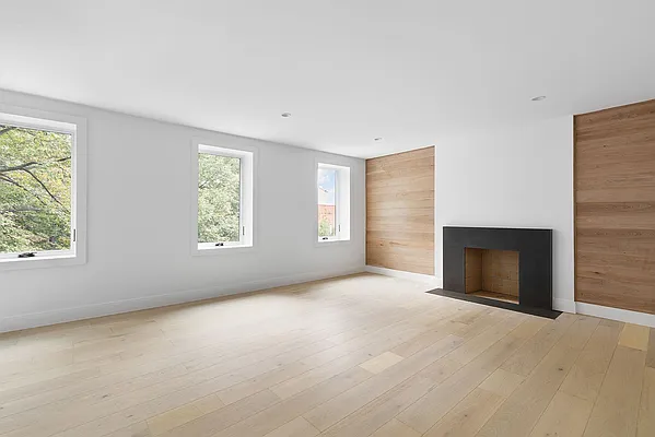 Sold by Compass | media 10