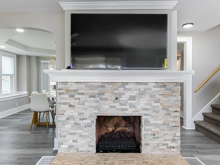 1250 Portage Ave #3 — Photo 17