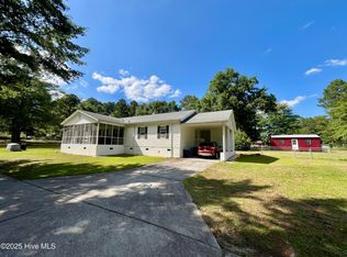 22541 Henry St, Laurel Hill, NC 28351