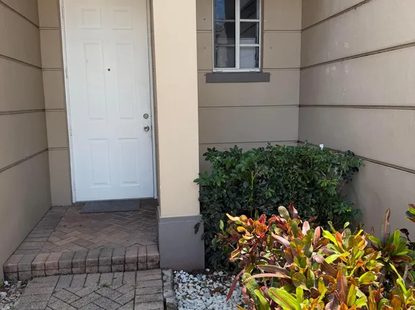 976 Abaco Lane, West Palm Beach, FL 33404