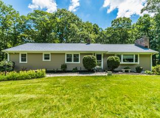 5 Lorraine Dr, Woodbridge, CT 06525