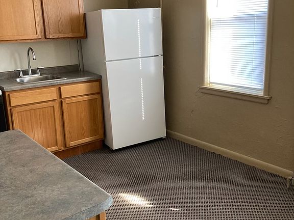 4th image of 620-622 W Allen St #6
