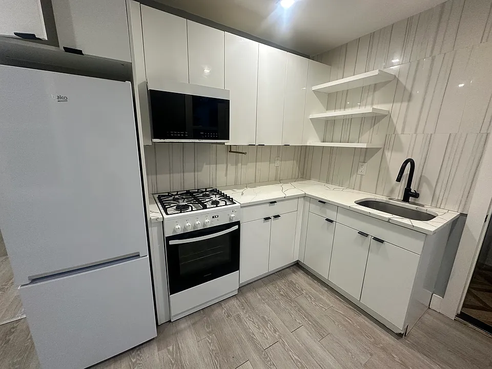28 Dales Ave #2