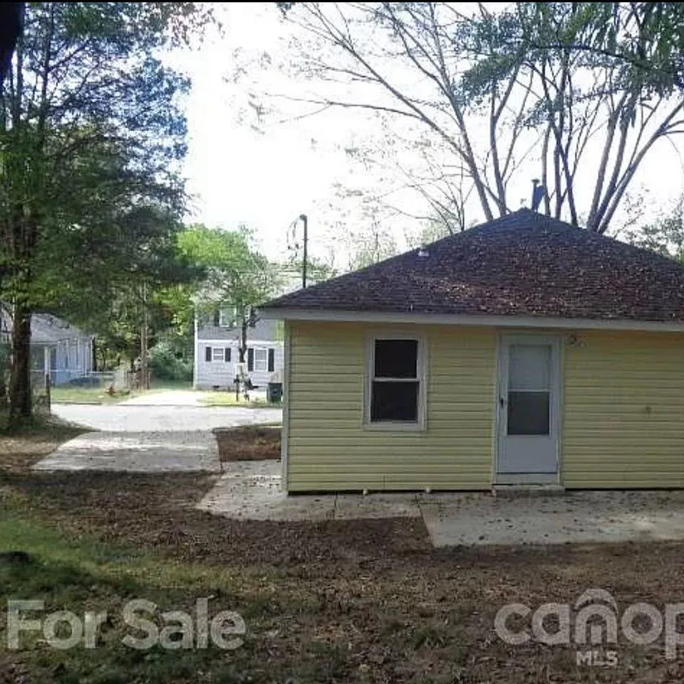2 bed, 854 sqft, $1,450 — Photo 2