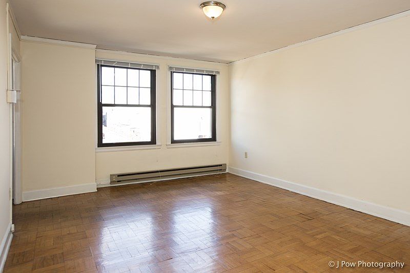 1st image of 1305 NE 43rd St APT 402