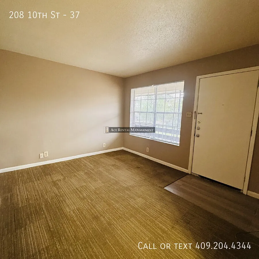 Welcome home to Chateau Royale Apartment Homes in Orange, TX! — Photo 3