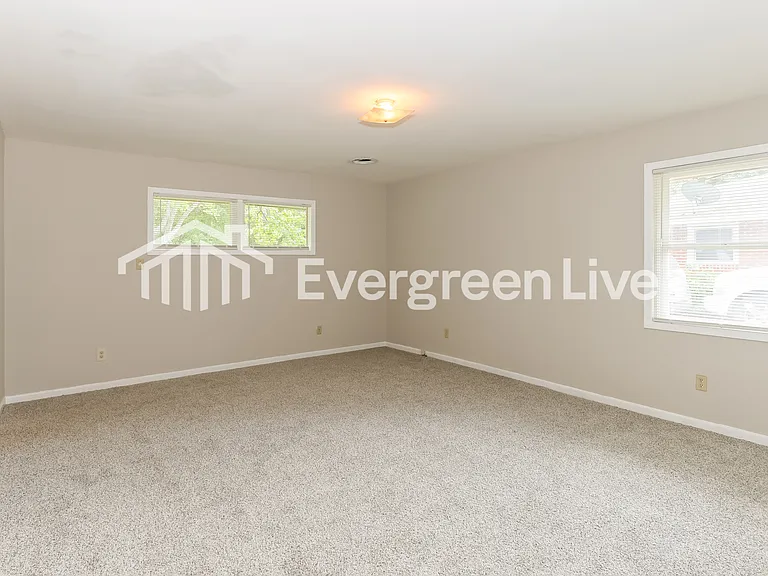 1840 Derby Dr — Photo 7