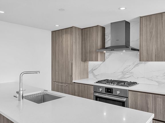 5th image of 9887 Whalley Blvd #4008