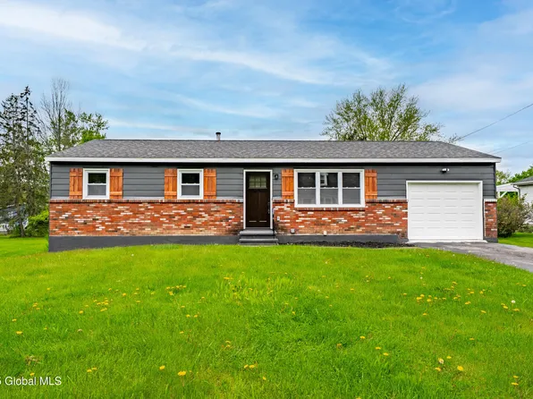 8 Jennell Drive, East Greenbush, NY 12061