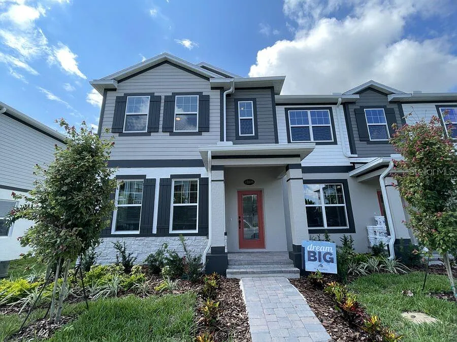 3 bed, 2.5 bath, 1850 sqft, $3,150 — Photo 1