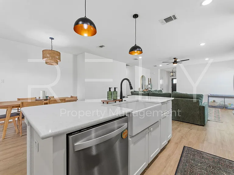129 Seattle Slew Dr — Photo 23