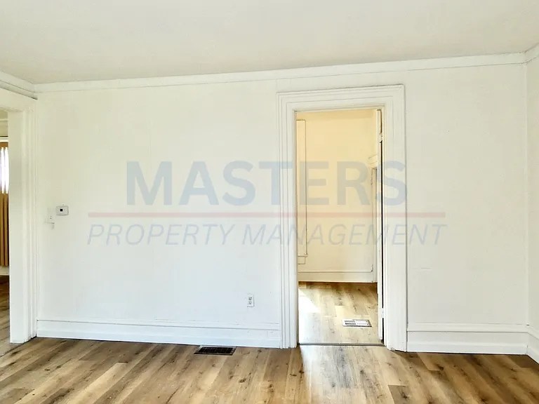 1026 Oakwood Ave — Photo 8