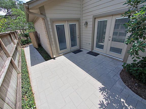 4th image of 8003 Oakwood Forest Dr