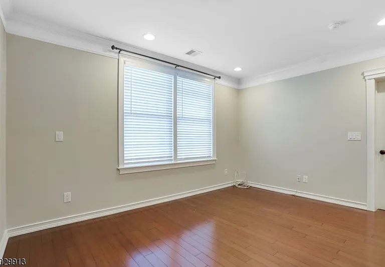 10-12 Elmer St #L — Photo 10