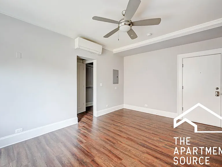 817 W Lakeside Pl #208 — Photo 5